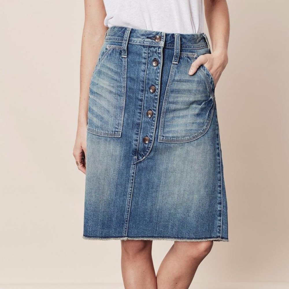 Horn Button Denim Skirt